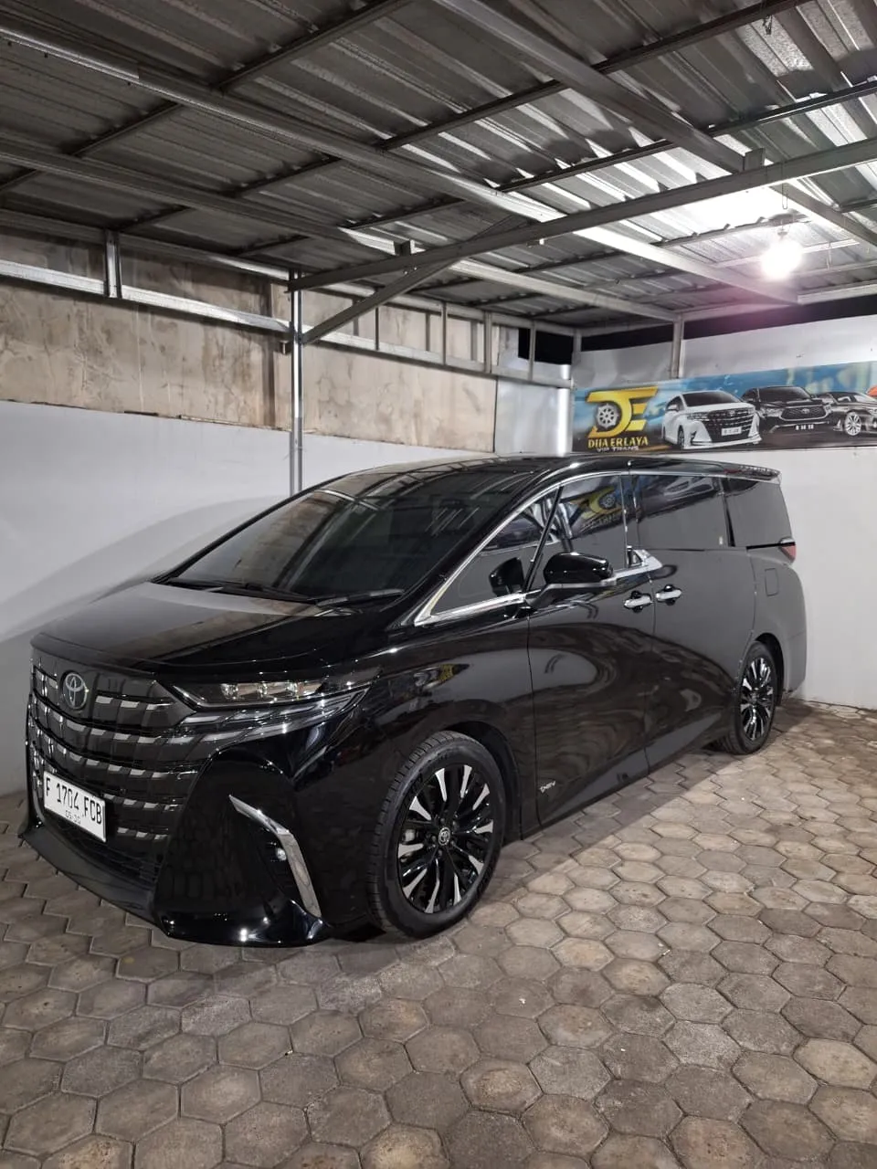 Toyota Alphard: Simbol Kemewahan dalam Perjalanan Anda